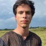 Foto do ator Caio Vegatti, que trocou a Record pela Globo
