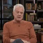 Foto do apresentador Pedro Bial em programa da TV Globo