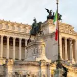 O Monumento a Vítor Emanuel II é um dos locais mais fotografados em Roma, na Itália