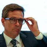 Foto mostra Roberto Campos Neto, presidente do BC. Ele diz que tragédia no RS pode impactar inflação de alimentos