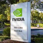 Ações Nvidia | Investidores negociaram mais de U$ 32 bilhões em ações da empresa, no pregão da última segunda-feira, 8 | Foto: Reprodução/Wikimedia Commons