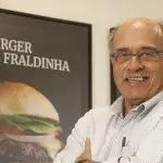 Agronegócio | István Wessel faz parte da quarta geração de uma família de açougueiros húngaros | Foto: Reprodução/FoodBizBrasil
