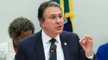 O ministro da Educação, Camilo Santana