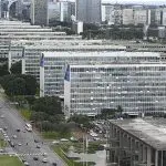 Governo deve publicar nesta terça-feira, 30, um decreto detalhando quais ministérios serão alvo do congelamento de R$ 15 bilhões no Orçamento | Foto: Edilson Rodrigues/Agência Senado