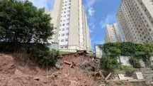 temporal sp - Autoridades interditaram duas residências próximas ao local do desabamento | Foto: Reprodução/CNN