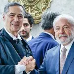 8 de janeiro Lula com Luís Roberto Barroso, presidente do STF