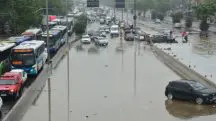 chuvas no rj - congestionamento - avenida alagada