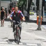 Foto do ator Daniel Dalcin, que trabalhou na Globo e na Record