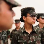 mulheres no exército