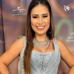 Foto da cantora Simone Mendes