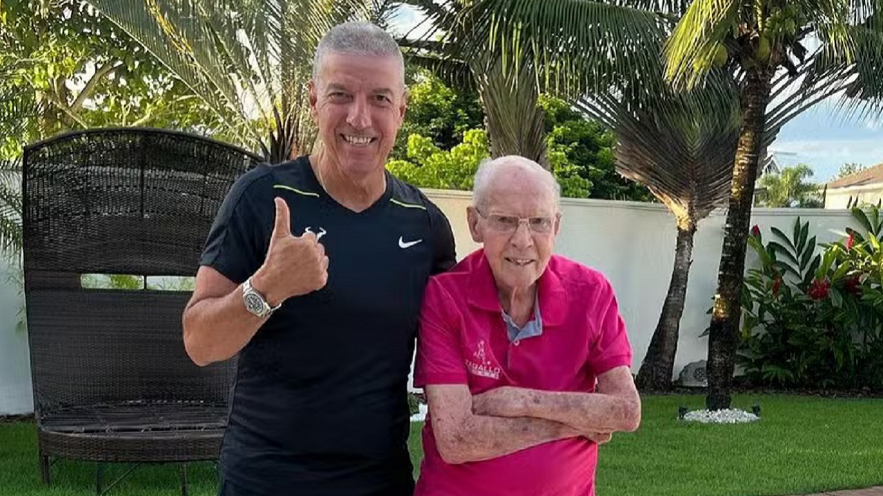 Foto de Zagallo ao lado de seu filho caçula