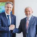 O chefe da diplomacia dos Estados Unidos, Antony Blinken, ao lado do presidente Lula. Eles se encontraram nesta semana, para uma reunião bilateral