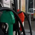 Gasolina | De acordo com a pesquisa de preços da Agência Nacional do Petróleo, Gás e Biocombustíveis (ANP), o preço médio da gasolina no país subirá de R$ 5,56 para R$ 5,71 por litro | Foto: Fernando Frazão/Agência Brasil