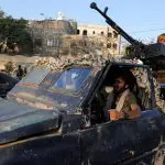 Houthi | Novos recrutas do Houthi desfilam para mostrar apoio aos palestinos, em Sanaa, no Iêmen - 1º/2/2024 | Foto: Khaled Abdullah/Reuters