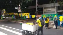 comércio ambulante na avenida paulista - ato em apoio a bolsonaro