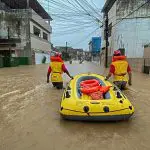 Recife pós-temporal: ruas alagadas, queda de árvores, falta de energia e aula remota