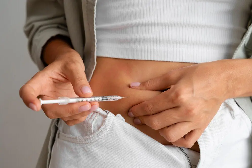 Novo Nordisk, que fabrica o medicamento para perda de peso Wegovy e o Ozempic para diabetes, é a principal rival da Lilly no mercado de obesidade | Foto: Pikisuperstar/Freepik