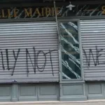 Foto de pichação feita na França contra a Netflix