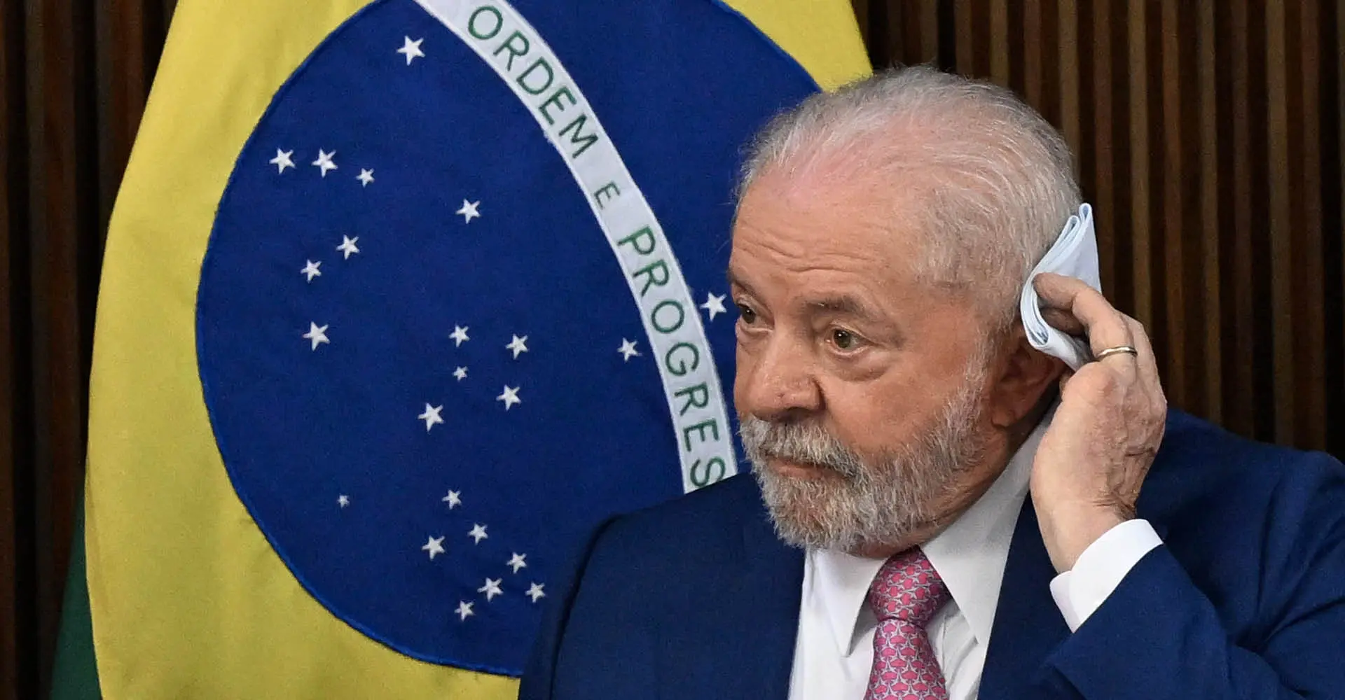 O presidente do Brasil, Luiz Inácio Lula da Silva, participa de uma reunião ministerial no Palácio do Planalto em Brasília, Brasil (06/01/2023) | Foto: Mateus Bonomi/Agif/Estadão Conteúdo