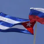 Bandeiras de Cuba e da Rússia