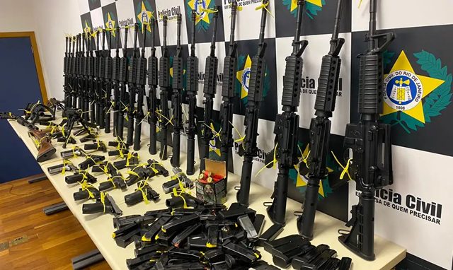 Comando Vermelho armas