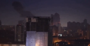 Imagem de Kiev durante ataque russo nessa madrugada