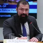 Deputado Paulo Bilynskyj, de terno e barba, participa audiência na Câmara. Recentemente, denunciou Guilherme Boulos à PGR