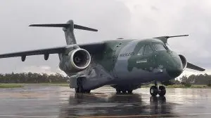 Imagem do cargueiro KC-390 da Embraer