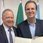 Chiquinho Brazão e Eduardo Paes: sorridentes no dia da nomeação do secretário de Ação Comunitária do Município do Rio de Janeiro — 3/10/2023 | Foto: Divulgação/PMRJ
