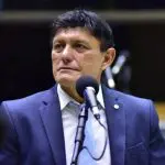 O deputado Delegado Éder Mauro no plenário da Câmara dos Deputados; ele é o pré-candidato do PL à Prefeitura de Belém