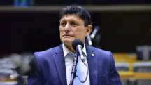 O deputado Delegado Éder Mauro no plenário da Câmara dos Deputados; ele é o pré-candidato do PL à Prefeitura de Belém
