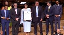Michelle Bolsonaro recebe homenagem em São Paulo