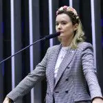A deputada federal Júlia Zanatta, do Partido Liberal de Santa Catarina, durante discurso no plenário da Câmara