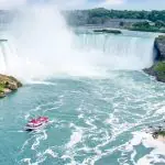 A famosa cachoeira fica na fronteira entre o Canadá e os Estados Unidos | Foto: Reprodução/Youtube