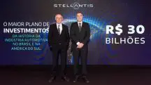 Carlos Tavares, CEO da Stellantis e Emanuele Cappellano, diretor de operações para América do Sul da Stellantis, anunciaram o novo ciclo de investimentos da companhia em Brasília