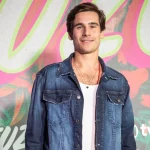 Foto do ator Nicolas Prattes, demitido pela TV Globo