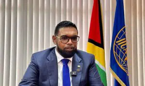 Mohamed Irfaan Ali foi interpelado sobre a emissão de carbono pela Guiana | Foto: Divulgação/Instituto Interamericano de Cooperação para a Agricultura