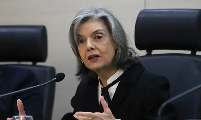 Cármen Lúcia