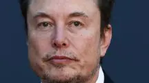 Elon Musk, CEO da Tesla e dono do Twitter/X, participa do festival político Atreju, organizado pelo partido de direita Irmãos da Itália, da primeira-ministra italiana, Giorgia Meloni, em Roma, Itália – 16/12/2023 | Foto: Guglielmo Mangiapane/Reuters