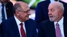 O vice-presidente Geraldo Alckmin (esq) e o presidente Lula (dir), durante o lançamento do programa social Acredita, no Palácio do Planalto - 22/04/2024 | Foto: Ton Molina/Estadão Conteúdo