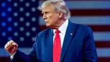 Donald Trump faz sinal de força durante evento de campanha pelo Partido Republicano dos Estados Unidos