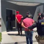 Os bandidos Rogério da Silva Mendonça, 36 anos, conhecido como Martelo, e Deibson Cabral Nascimento, de 34 anos, chamado de Tatu ou Deisinho, foram capturados no Pará, a 1600 km do local da fuga, em Mossoró | Foto: Reprodução/Vídeo/Redes sociais