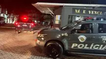 Carro da Polícia Militar na rua
