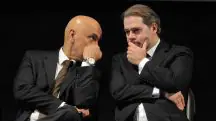 Os ministros do STF Alexandre Moraes e Dias Toffoli; impeachment