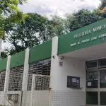Fachada de escola municipal em Cubatão, na Baixada Santista | Foto: Divulgação/Prefeitura Municipal de Cubatão