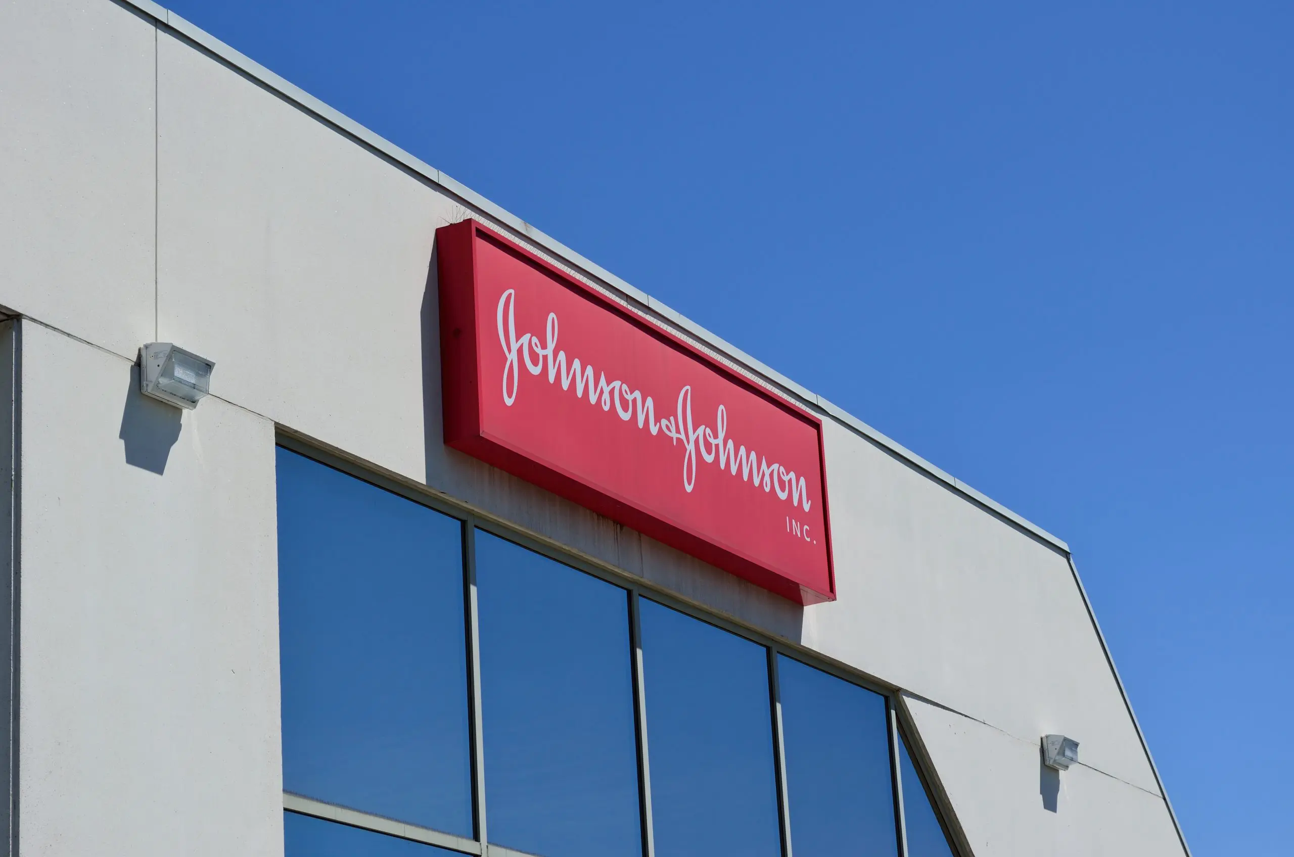 O talco da Johnson & Johnson é acusado de conter amianto | Foto: Open Grid Scheduler/Flickr