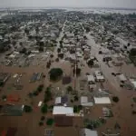 Vista geral mostra área afetada pelas enchentes no município de Canoas, no Rio Grande do Sul - 4/5/2024 | Renan Mattos/Reuters