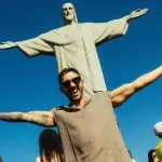 Daley Padley, em frente ao Cristo Redentor, no Rio | Foto: Reprodução/Instagram