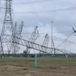 Linhas de energia caidas no Texas devido a tempestade