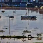 Enchentes no Rio Grande do Sul. Vista aérea de alagamento na região metropolitana de Porto Alegre
